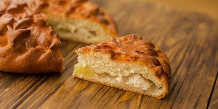 Pastel rápido relleno de pollo y papas