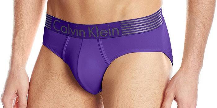 Cueca masculina por Calvin Klein