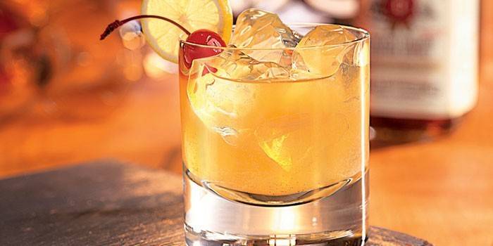 Cóctel De Whisky Sauer