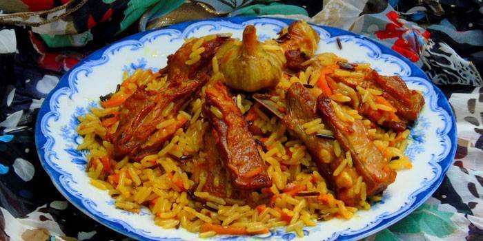 Pilaf con costillas de cordero