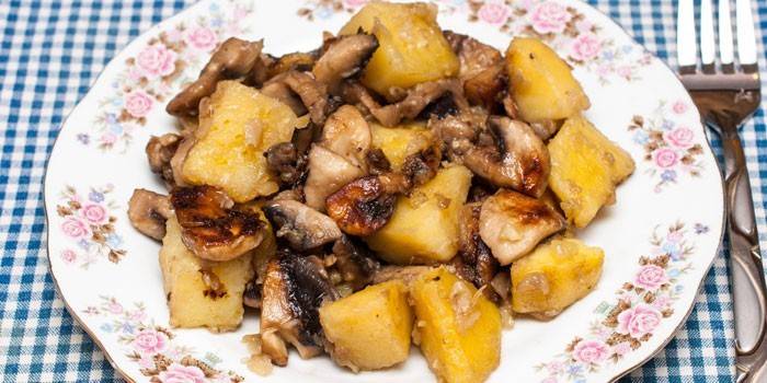 Batata frita com cogumelos