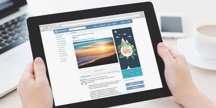 Tablet s aplikáciou Vkontakte