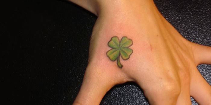 Štyri Leaf Clover Tattoo