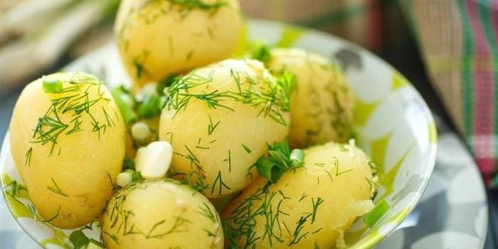 Batata cozida com ervas