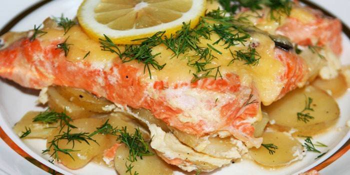 Trucha al horno con papas