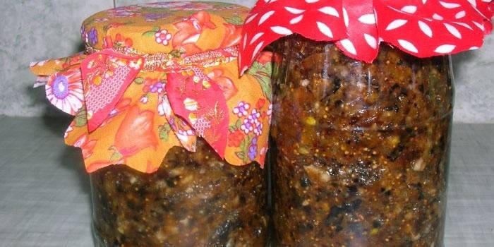 Mezclas de vitaminas en frascos
