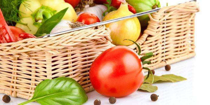 Verduras en una canasta