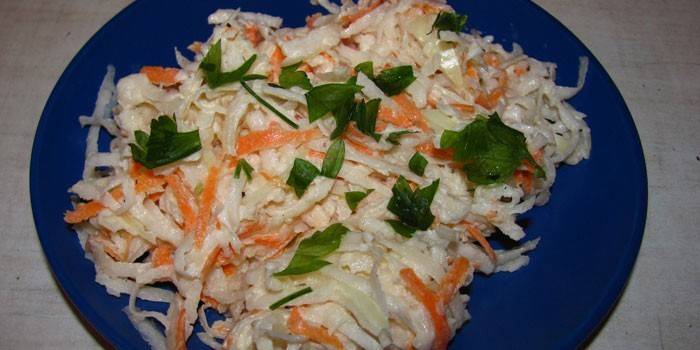 Ensalada de nabo y zanahoria con crema agria