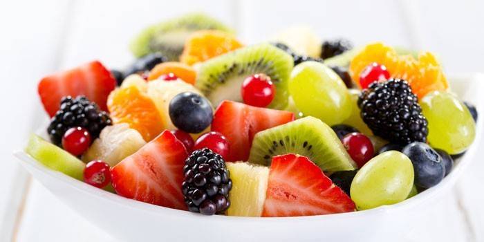 Salada de frutas com bagas