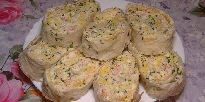 Lavash rolka plnená krabovými palicami