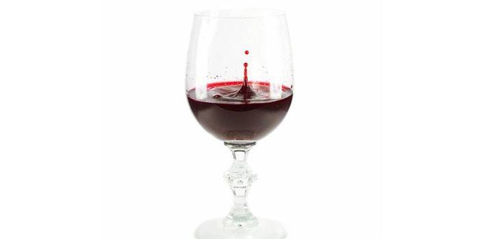 Vinho tinto em um copo