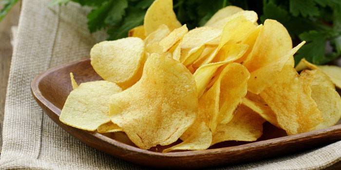 Chips en un plato
