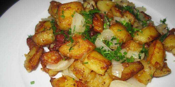 Batatas com bacon e verduras