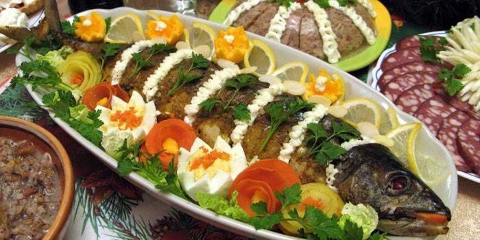 Peixe com recheio de vegetais