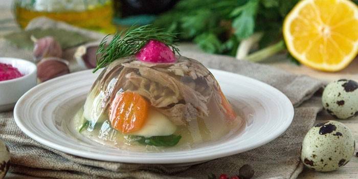 Gelatina de pollo y rábano picante