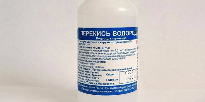 Peroxid vodíka v nádobe