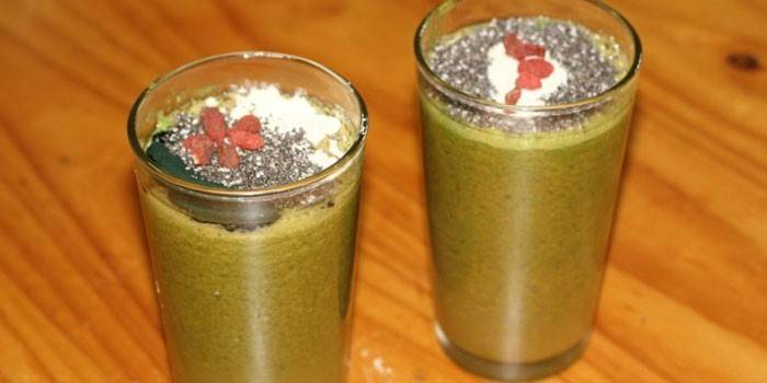 Feijoa compota em copos
