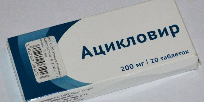 Acyclovir tablety v balení