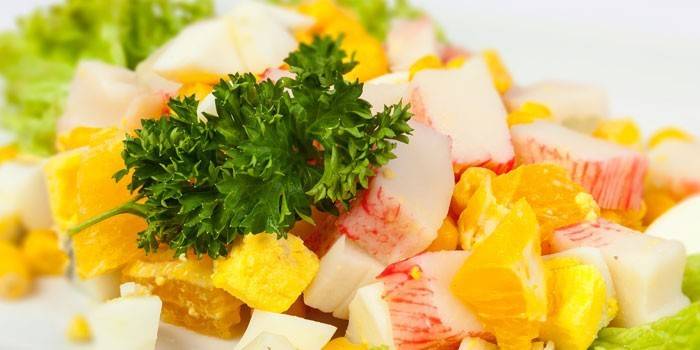 Salada com laranja e caranguejo