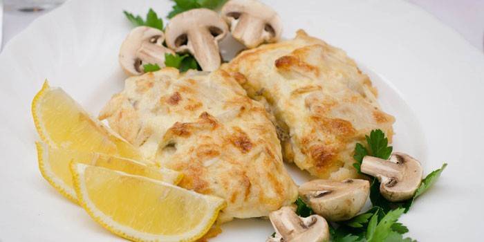 Pieczona wieprzowina z pieczarkami