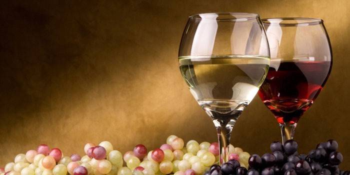 Bebida de vinho tinto e branco