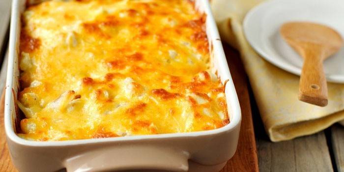 Gotowy quiche w formie