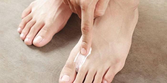Ungüento para frotar en el pie