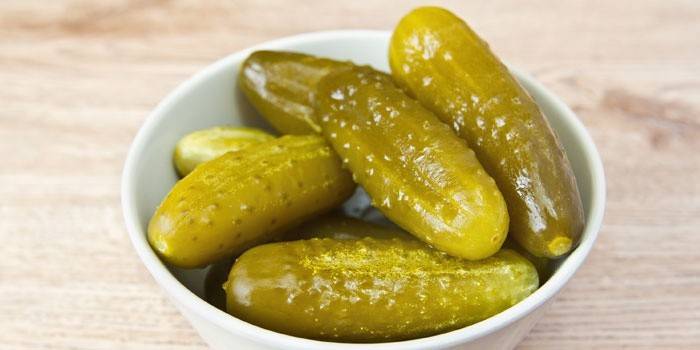 Pickles em um prato