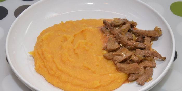 Puree z groszku z wołowiną