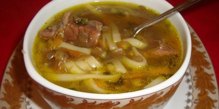 Sopa De Macarrão De Caldo De Carne