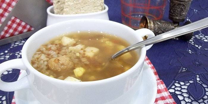 Sopa de Trigo Sarraceno e Almôndega