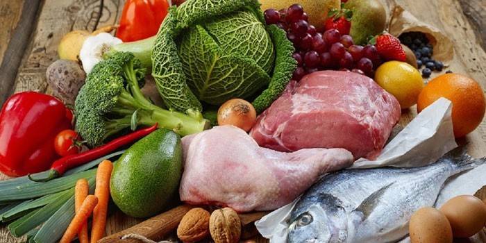 Verduras, frutas, carnes y pescados.
