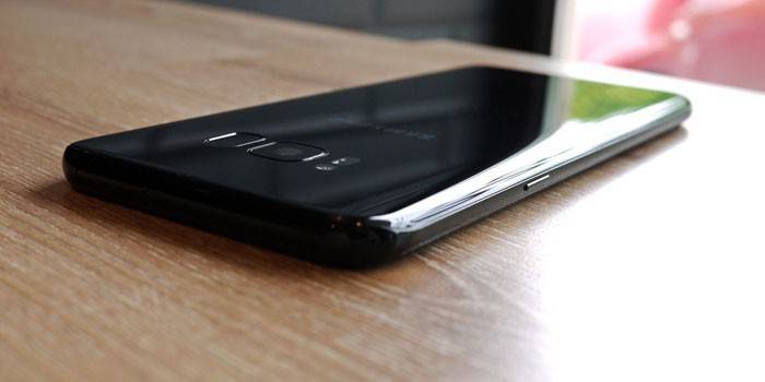 Telefon komórkowy