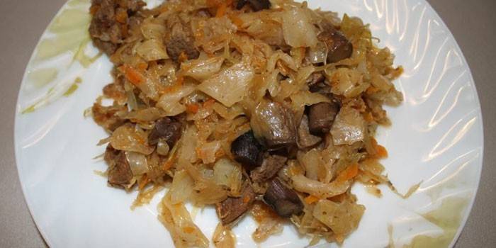 Bigus z pieczarkami i wieprzowiną