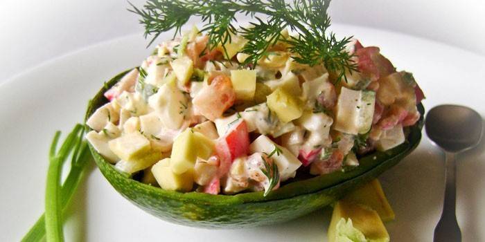 Ensalada de aguacate y carne de cangrejo