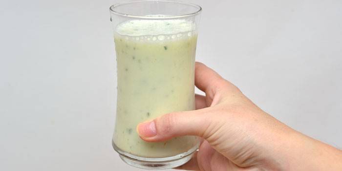 Ayran v pohári