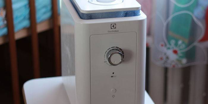 Ultradźwiękowy nawilżacz marki EHU-1010 marki Electrolux