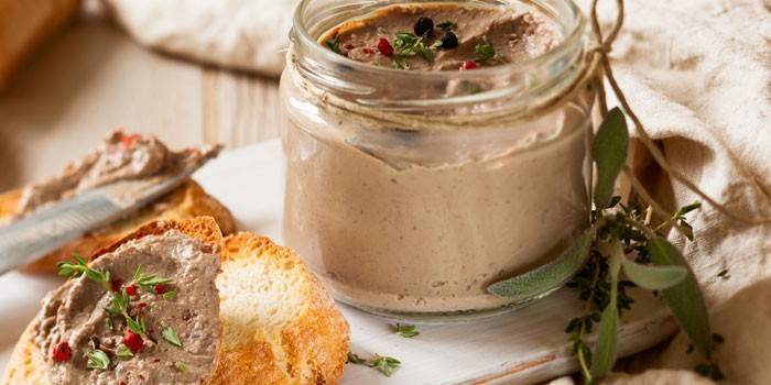 paté en un frasco