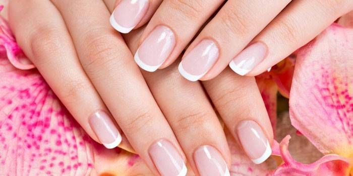 Manicure francesa