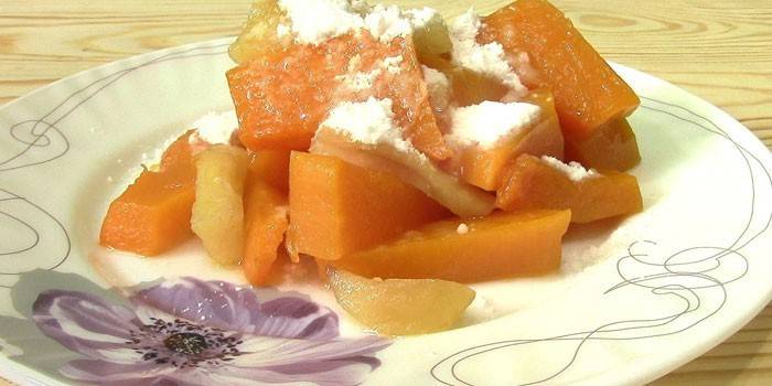 Vegetales de calabaza al horno con manzanas