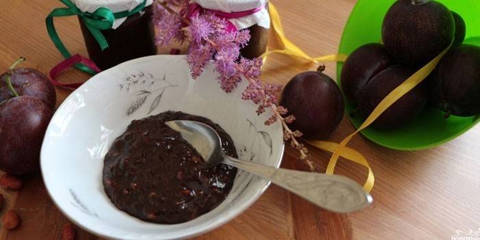 Jam com a adição de cacau