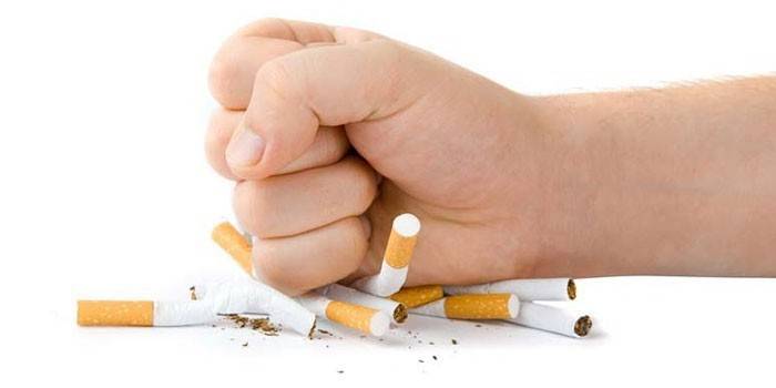 Punho e cigarros