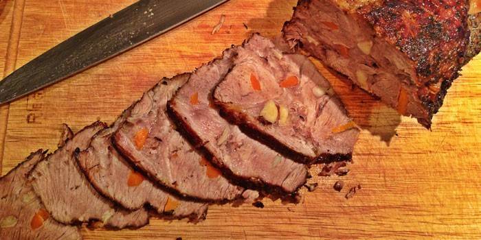Carne de porco recheada com legumes