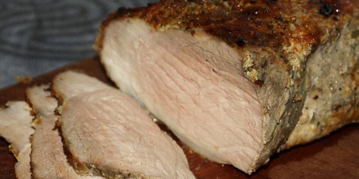 Cerdo asado en papel de aluminio