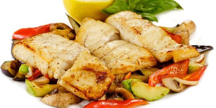 Filé de peixe com legumes