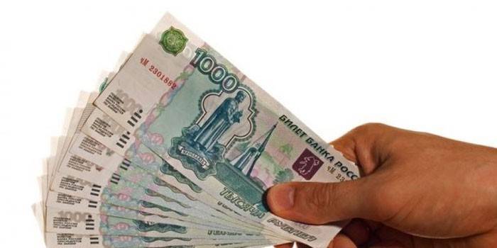 Banknoty w ręku