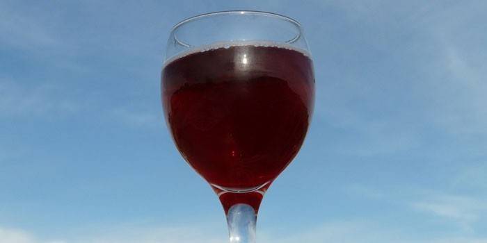 Wino cierniowe z rodzynkami