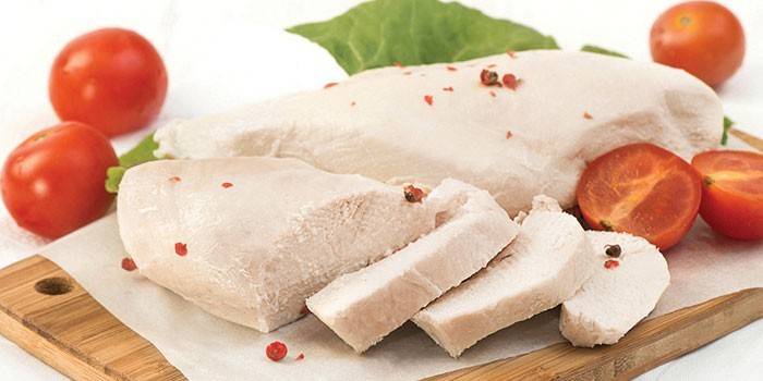 Filé de Frango Cozido e Tomate