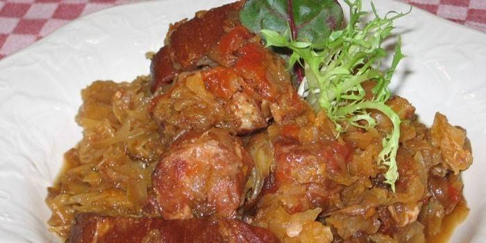 Pečená kapusta a hovädzie mäso