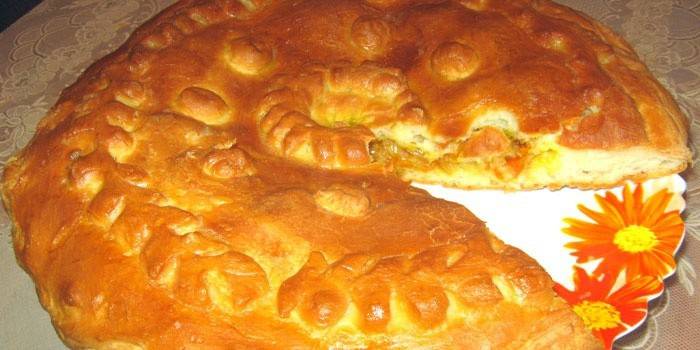 Torta de couve de massa levedada